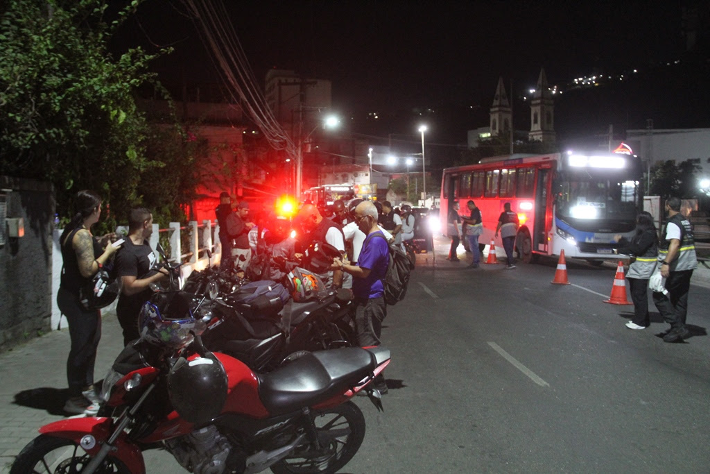 Tolerância Zero realiza mais de 900 abordagens a motocicletas em uma semana 