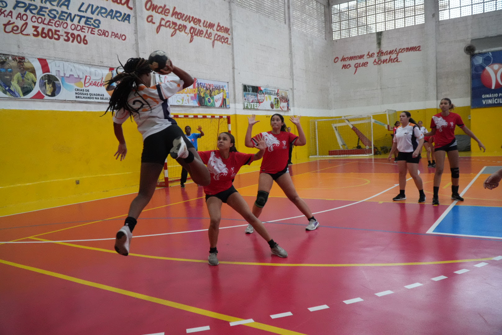 Partidas de handebol são iniciadas nos Jogos Escolares de São Gonçalo 