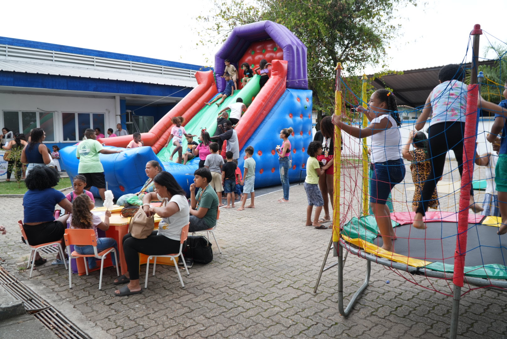 Centro Especializado de Reabilitação faz festa para as crianças   