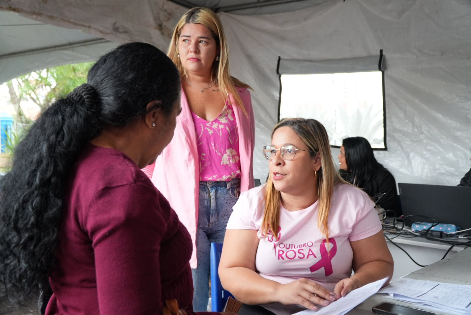 Mamógrafo móvel inicia atendimento na Praça Zé Garoto