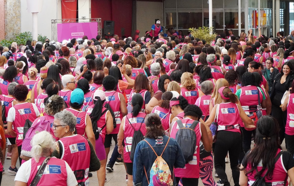 Encontro esportivo reforça campanha Outubro Rosa em São Gonçalo