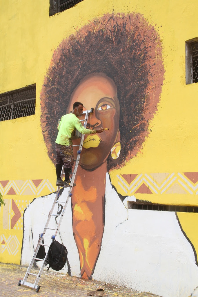 Mural do Povo Preto de São Gonçalo segue em andamento na Avenida Presidente Kennedy