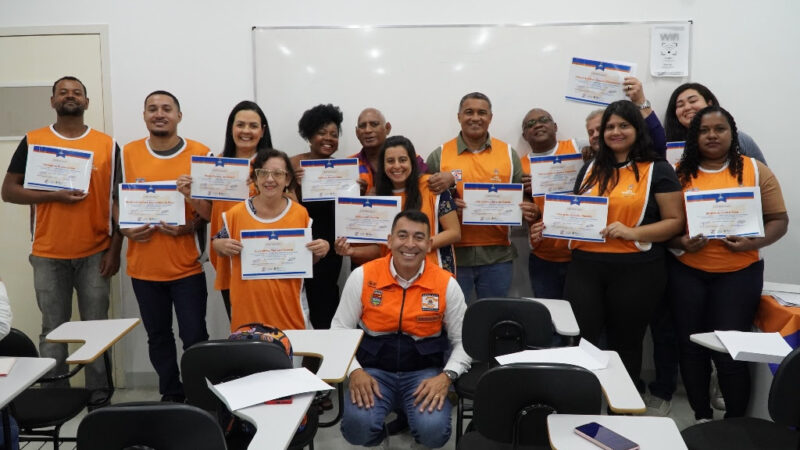 Defesa Civil realiza entrega dos certificados para alunos da 11ª turma do Curso de Voluntários