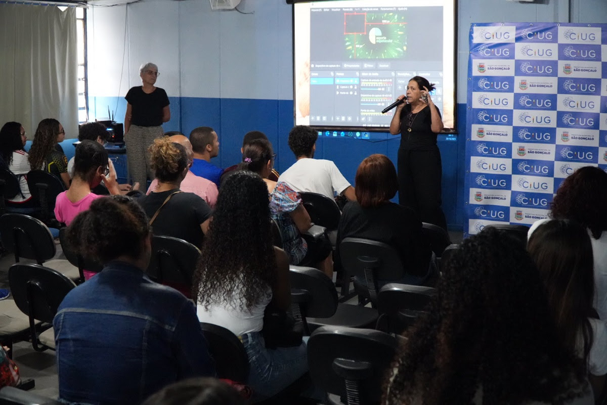 Alunos usam criatividade em mostra de informática no CIUG