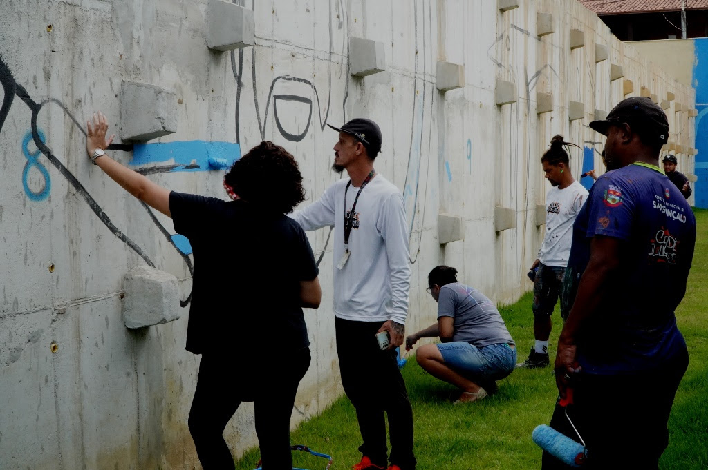 Alunos do CRIA SG iniciam confecção de mural na creche do Jardim Miriambi
