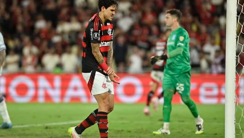 Pedro sofre lesão muscular e está fora da final da Libertadores; Flamengo divulga nota oficial
