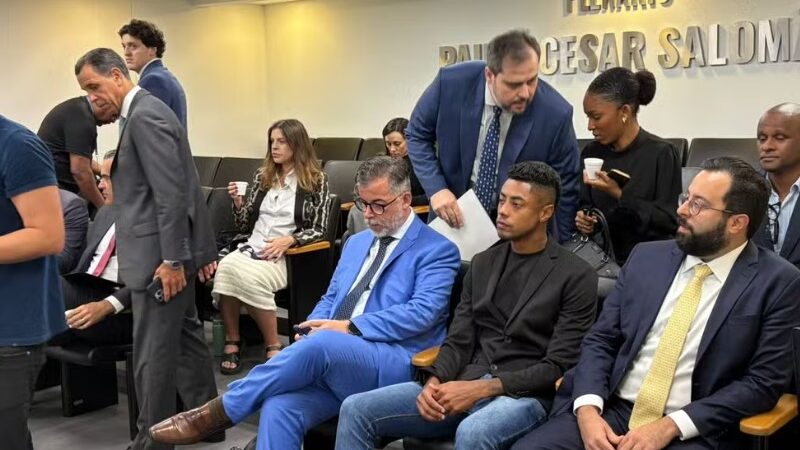 STJD reduz pena, aplica multa e libera Bruno Henrique para jogar pelo Flamengo