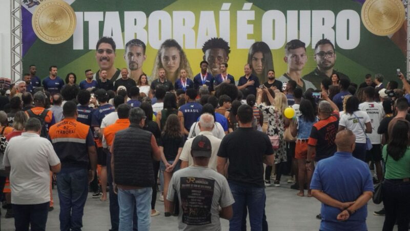 Campeões Mundiais de Taekwondo são recebidos com festa e emoção em Itaboraí