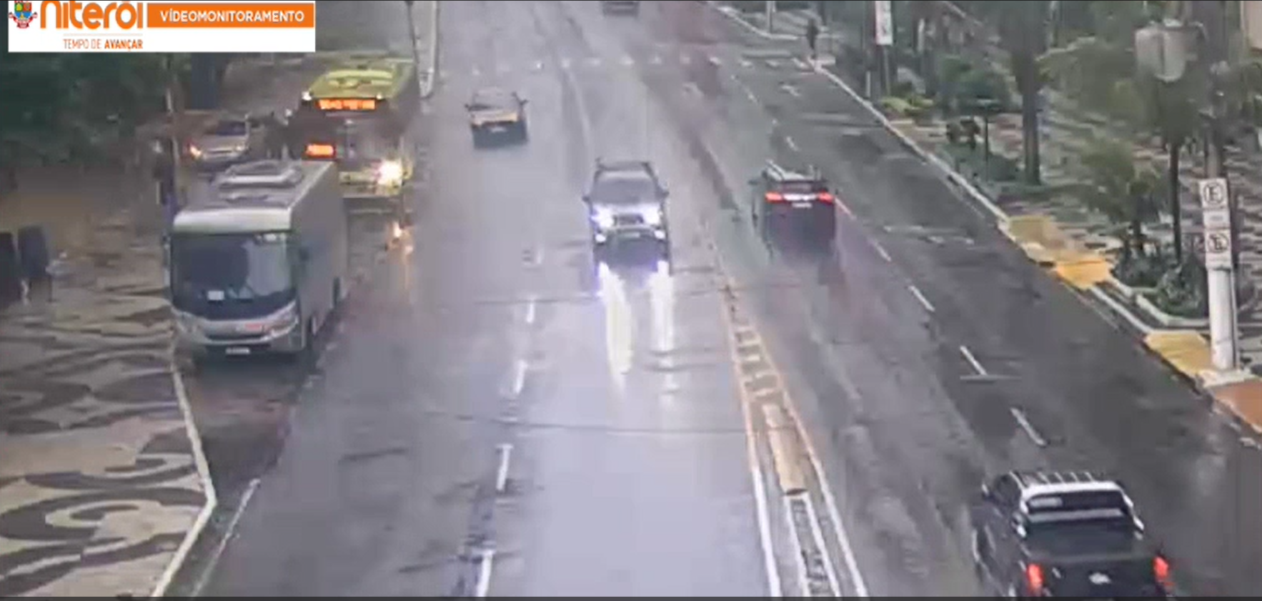 Prefeitura de Niterói identifica veículo que passou no Calçadão da Praia de Icaraí