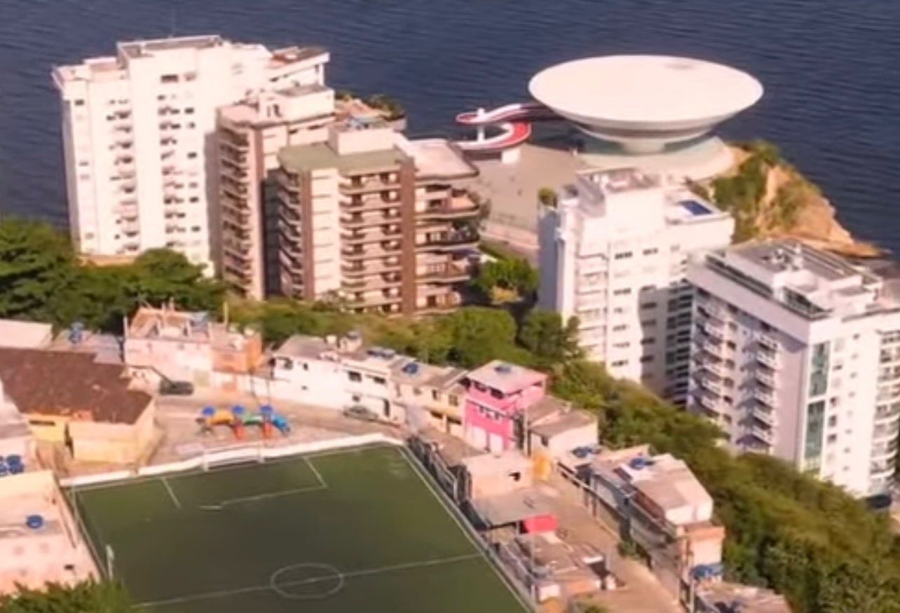 Corpo de homem é encontrado no Morro do Palácio, no Ingá em Niterói