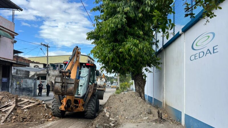 Nas primeiras horas da tarde desta terça-feira, equipes do 7º Batalhão voltaram a retirar barricadas no Jardim Catarina