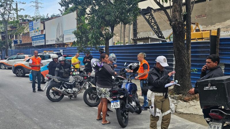 Prefeitura de Niterói intensifica fiscalização contra motos barulhentas e aplica 16 autuações em operação no Fonseca