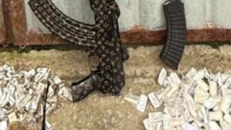 São Gonçalo: 7º Batalhão começa o dia com operação e apreende fuzil ak-47 na comunidade do Martins!