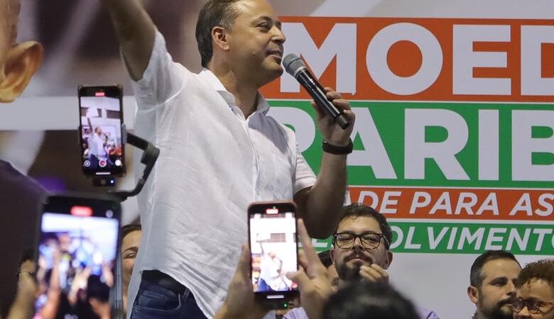 Prefeito Rodrigo Neves sanciona reajuste de 12% da Moeda Arariboia e anuncia Abono Natalino para 50 mil famílias