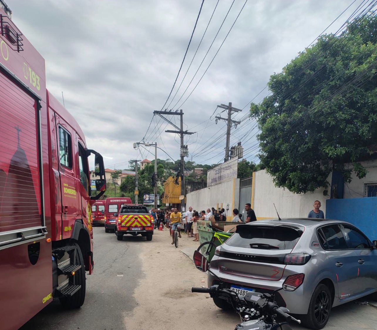 Oito pessoas são atropeladas na saída da prova do Enem na RJ-106, em São Gonçalo, neste domingo