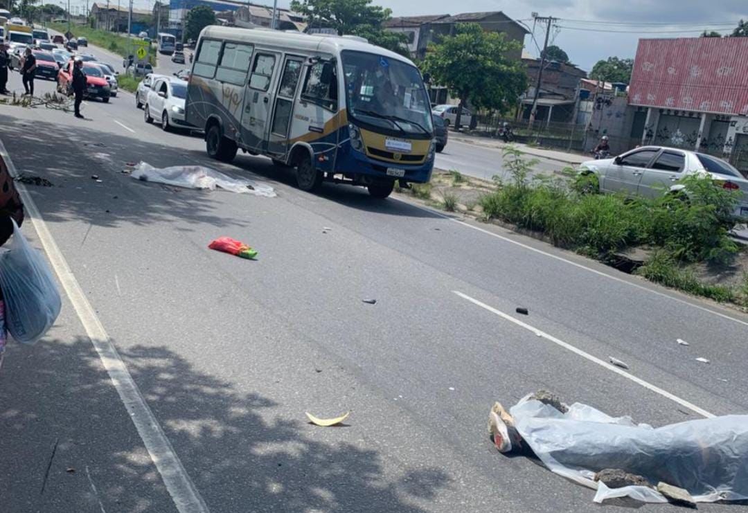 Motorista de caminhão foge após grave acidente na Rj 104, em São Gonçalo; duas pessoas morrem