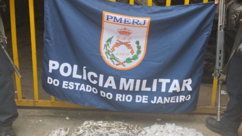 Polícia prende suspeito de tráfico durante operação no Jardim Catarina, em São Gonçalo