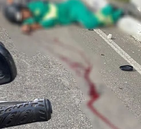 Motociclista morre em violenta colisão contra poste no Cantagalo, em Niterói