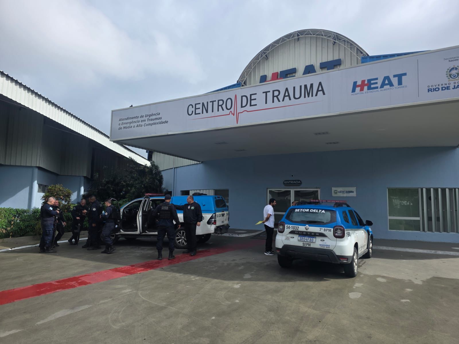 Policial militar do 12º BPM de Niterói é baleado em assalto em São Gonçalo — e o ano de 2025 segue marcado por violência contra agentes