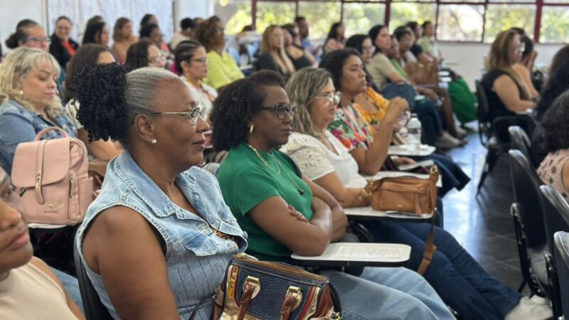 Mais de cinco mil profissionais participam de formações da Semana da Educação em Niterói