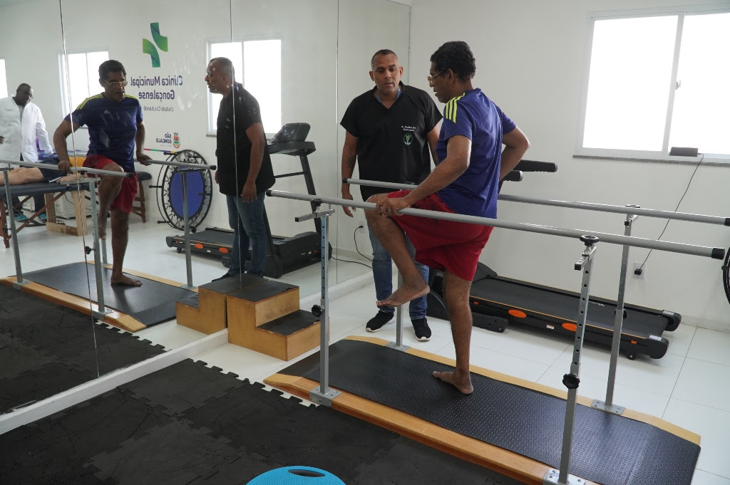 Clínica Municipal do Colubandê aprimora atendimento de reabilitação física