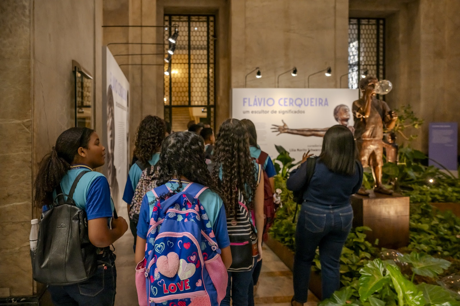 Alunos de escola em Santa Izabel visitam exposição no CCBB, no Rio