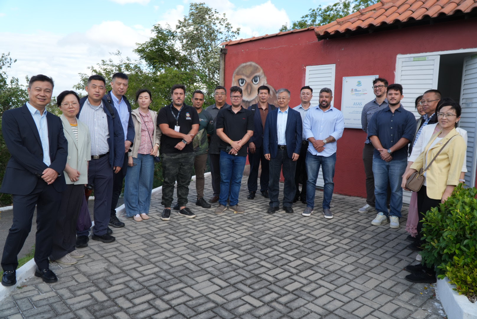 Delegação chinesa visita ASAS e destaca atuação técnica da unidade na conservação da fauna