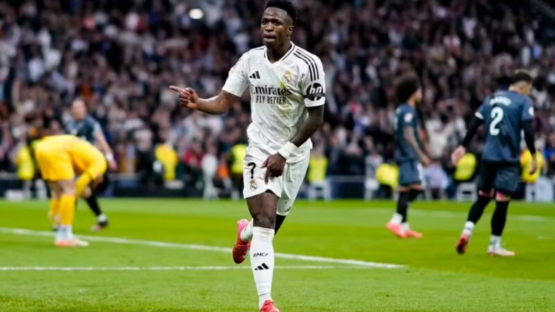 Real Madrid deve vender Vinicius Jr. após atritos com Xabi Alonso, diz jornal alemão