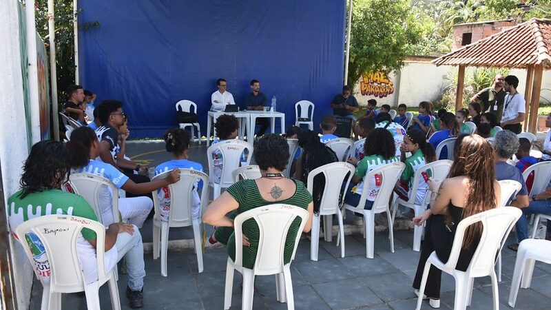 Maricá promove ação educativa para conscientizar jovens sobre riscos e direitos no mundo digital