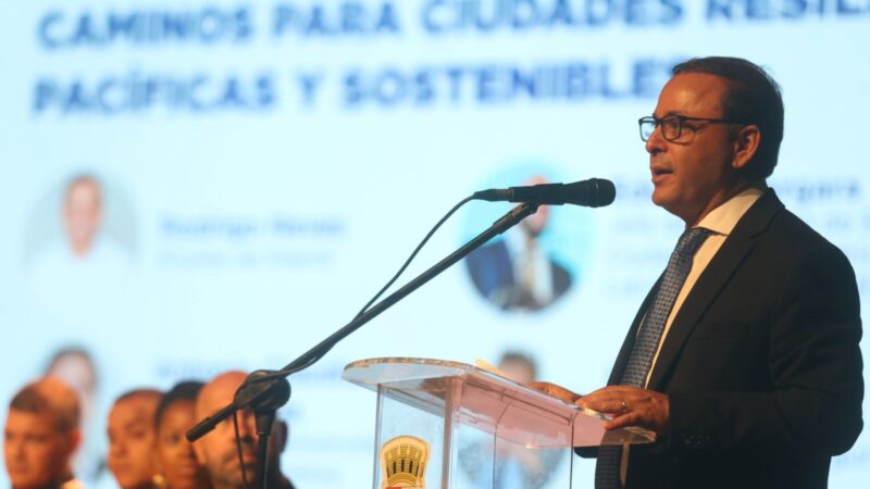 “Decidimos disputar o jovem com o crime organizado e estamos vencendo” diz prefeito Rodrigo Neves na abertura do Fórum Internacional de Segurança Pública