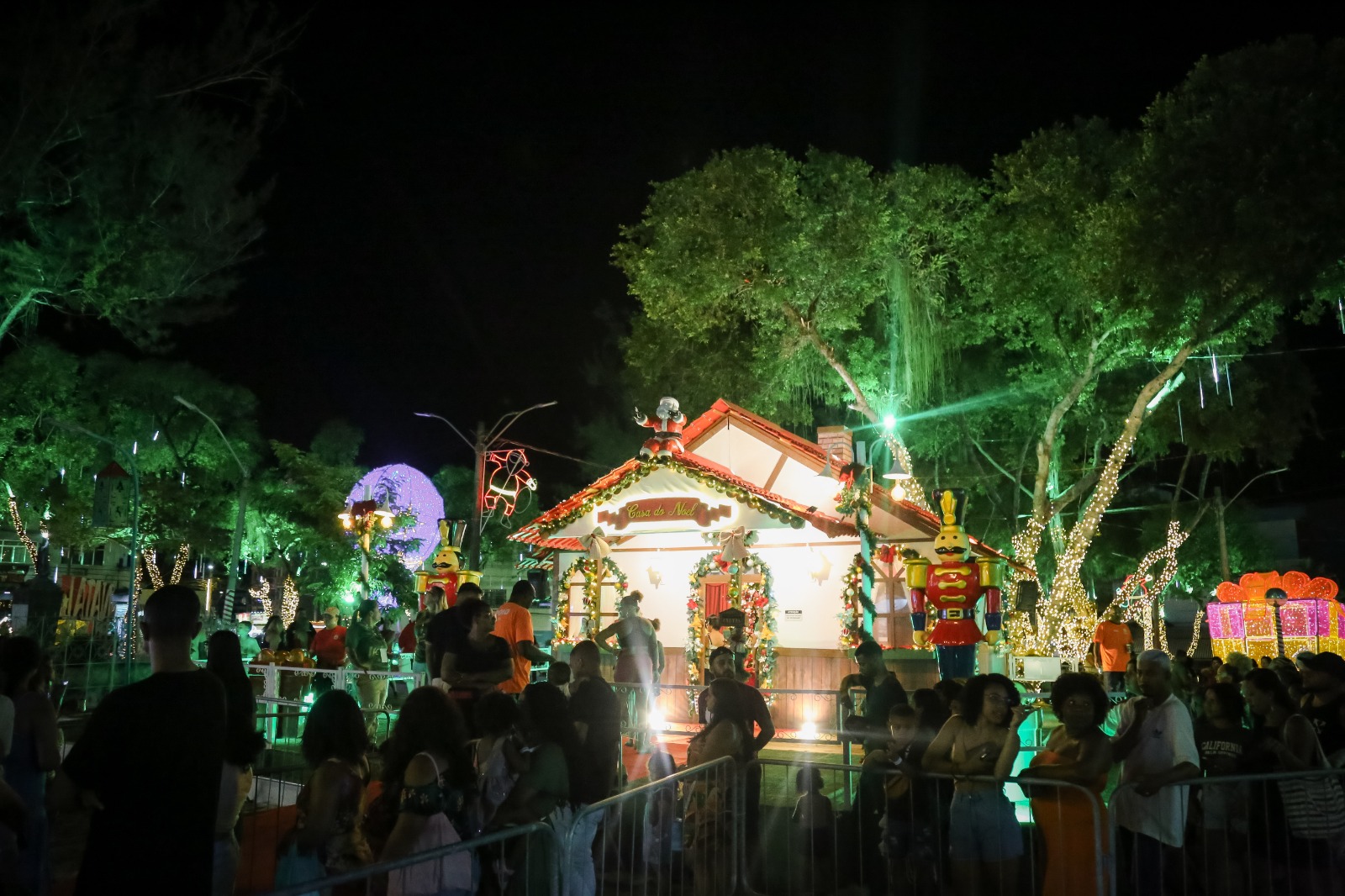 Noite de Natal Ita Luz encanta famílias e marca início de mais uma semana de programação em Itaboraí