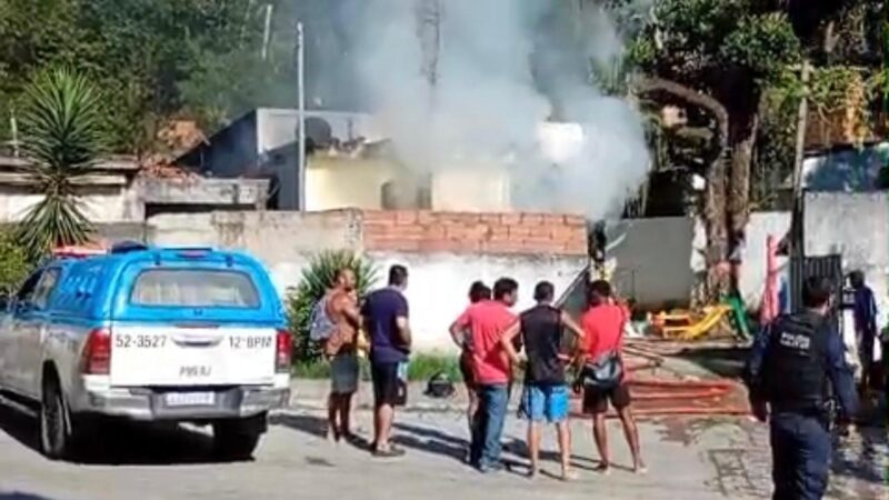 Policiais Militares do 12º Batalhão e populares salvam três crianças de incêndio criminoso provocado pela própria mãe em Várzea das Moças