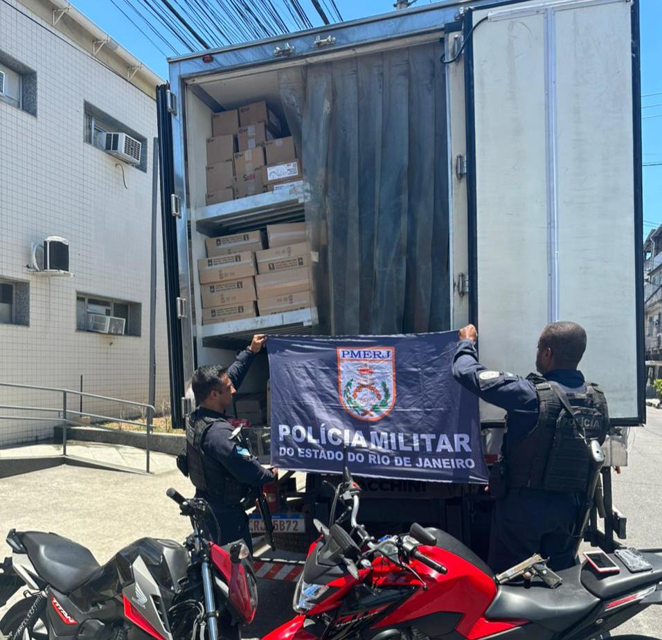 Primeiro Batalhão de São Gonçalo recupera carga roubada e prende três homens