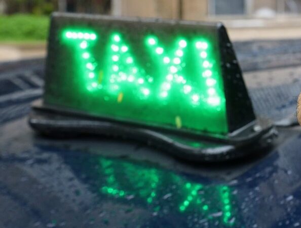 Prefeitura de Niterói libera tráfego de táxis no corredor BHLS da Região Oceânica 