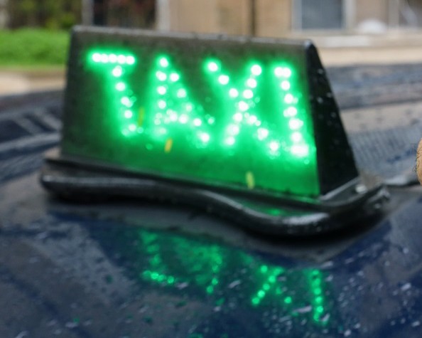 Prefeitura de Niterói libera tráfego de táxis no corredor BHLS da Região Oceânica 