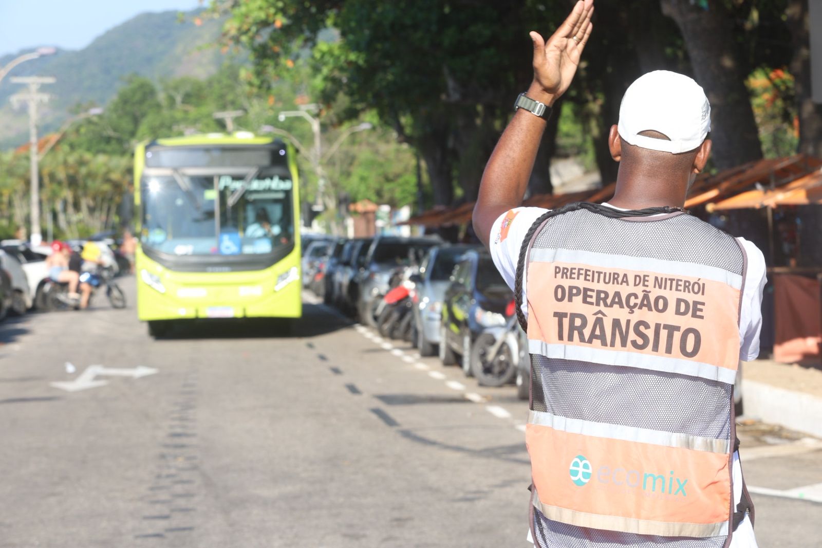 Operação Verão garante ordenamento em dia de grande movimento nas praias de Niterói