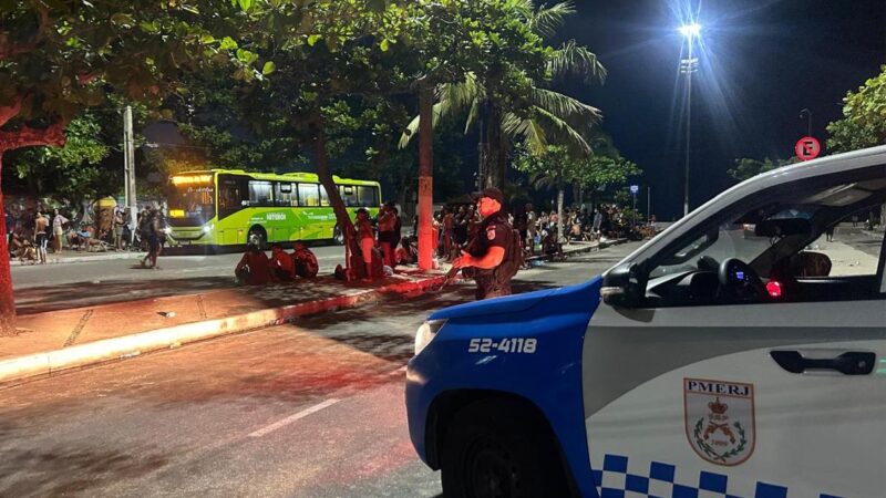 12º Batalhão reforça saídas de praia e evita desordem em Niterói
