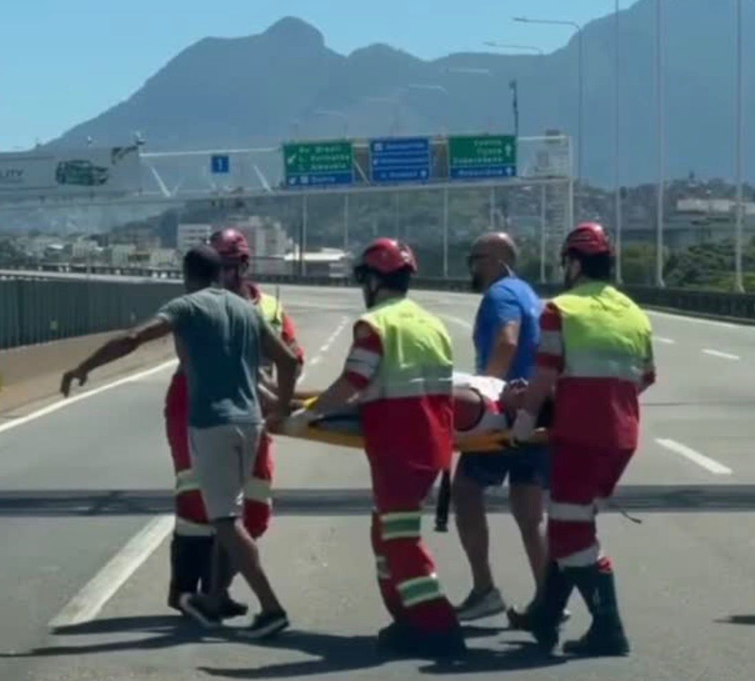 Atropelamento na Ponte Rio-Niterói deixa vítima em estado grave e família cobra esclarecimentos