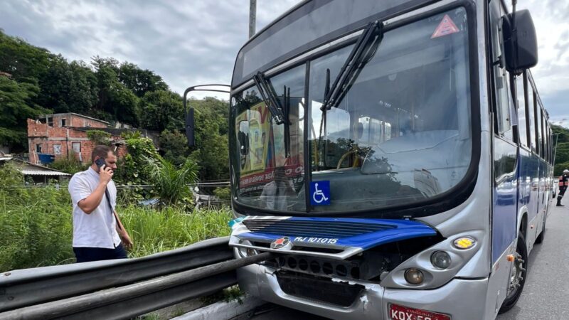 Motorista da Viação Fagundes evita tragédia e salva dezenas de passageiros em Niterói