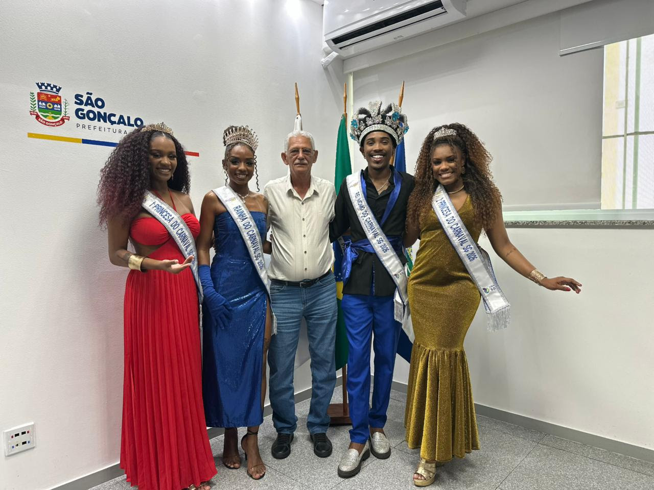 Prefeito Capitão Nelson recebe Corte do Carnaval de São Gonçalo 2026