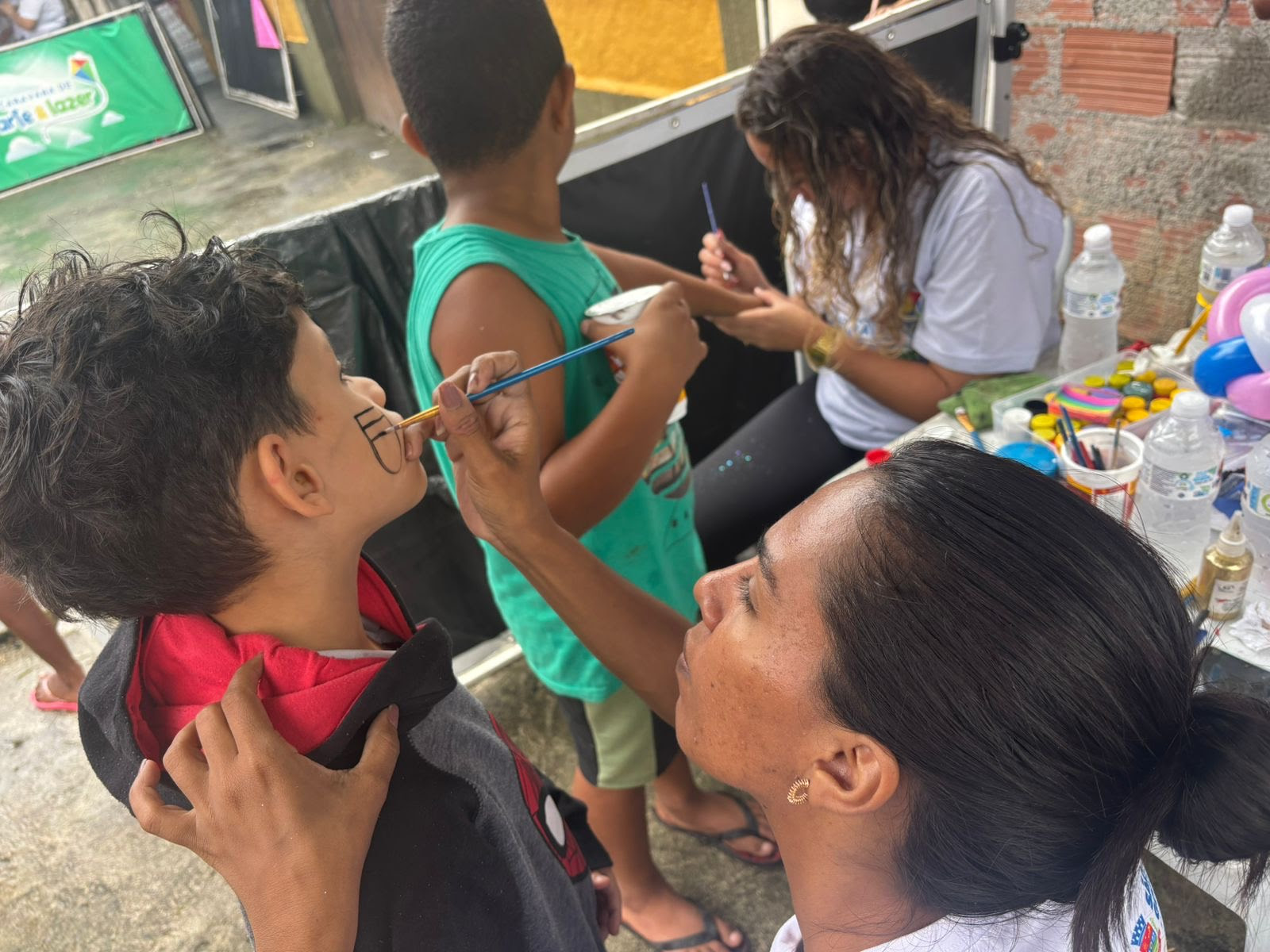 Caravana de Arte e Lazer garante manhã com brincadeiras para famílias em Tribobó
