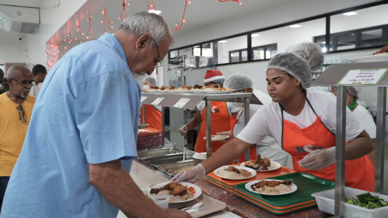 Restaurante do Povo de São Gonçalo prepara almoço especial de Natal