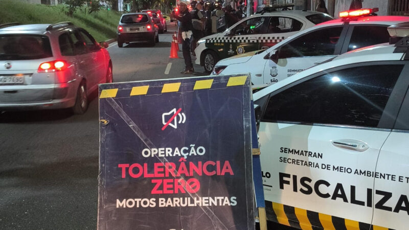 Operação Tolerância Zero contra motos barulhentas segue a todo vapor pela cidade neste fim de ano