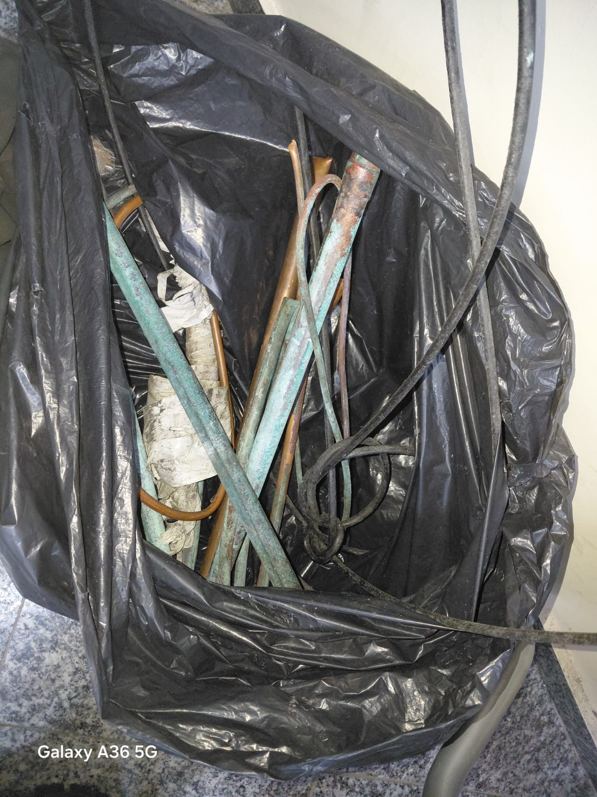 Guarda Municipal de São Gonçalo prende suspeito por furto de cabos e tubos de cobre