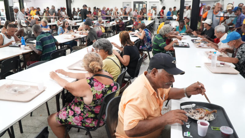 Almoço especial na última refeição de 2025 no Restaurante do Povo