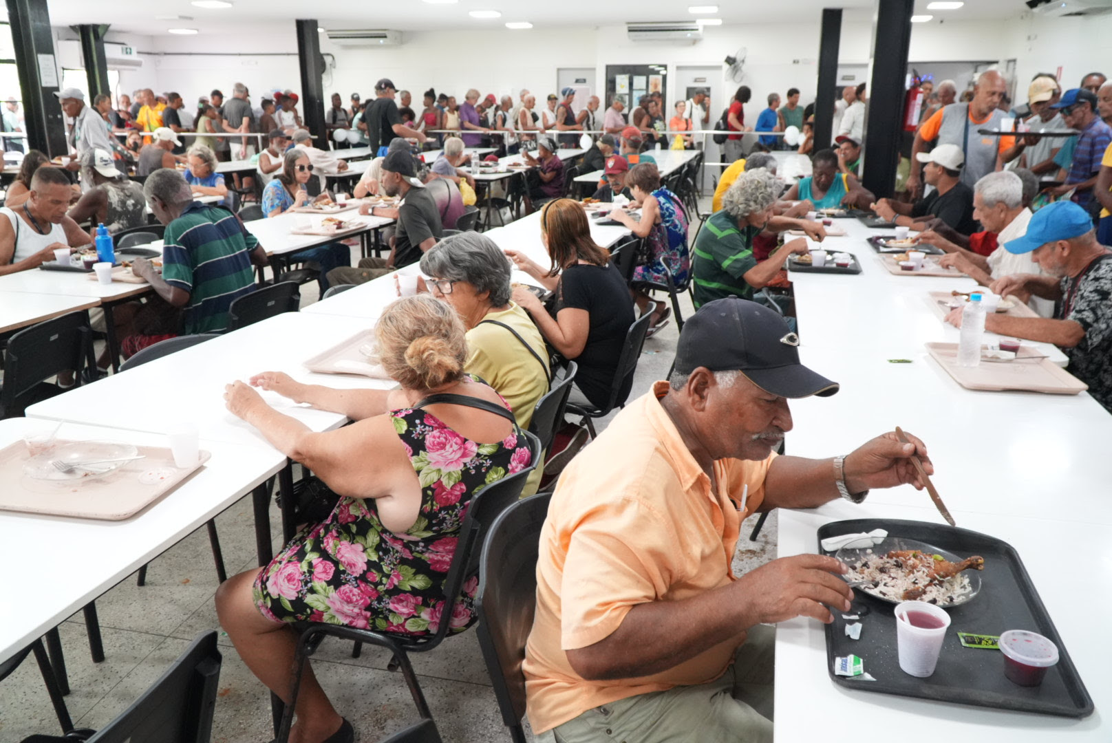 Almoço especial na última refeição de 2025 no Restaurante do Povo