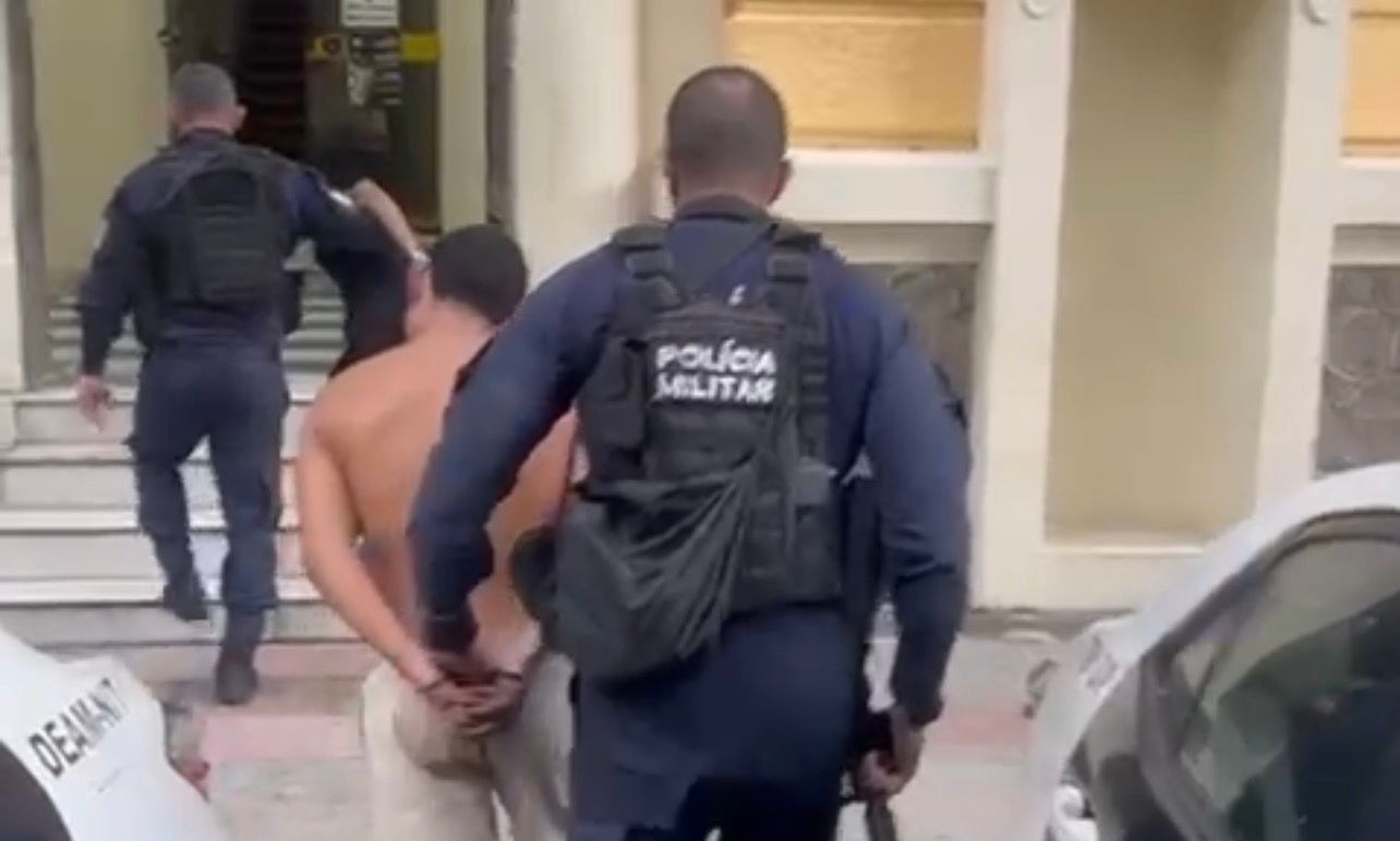 Dois homens são presos com grande quantidade de drogas no Pé Pequeno, em Niterói