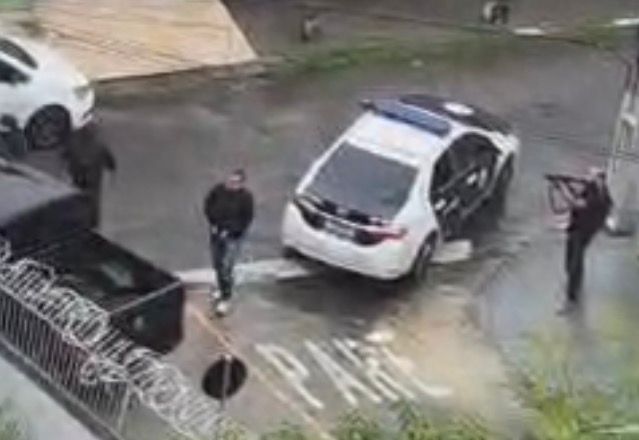 Polícia Civil prende quatro homens que se passavam por funcionários de concessionária, águas de Niterói, para praticar roubo em Niterói