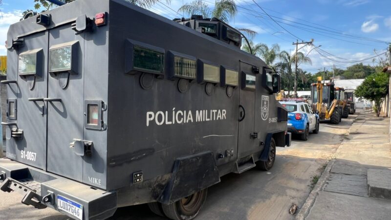 Operação Barricada Zero remove obstáculos na comunidade do Abacatão, em São Gonçalo