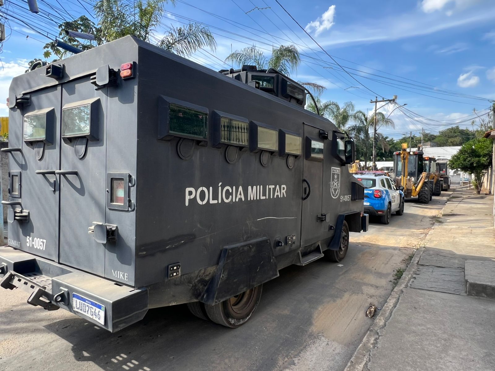 Operação Barricada Zero remove obstáculos na comunidade do Abacatão, em São Gonçalo